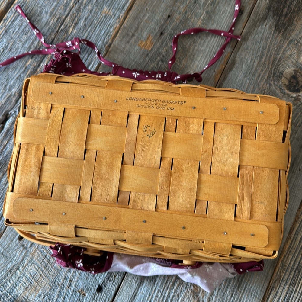 Longaberger Woven Handled Basket with Burgundy Fabric and Insert Liner - Picture 5 of 11